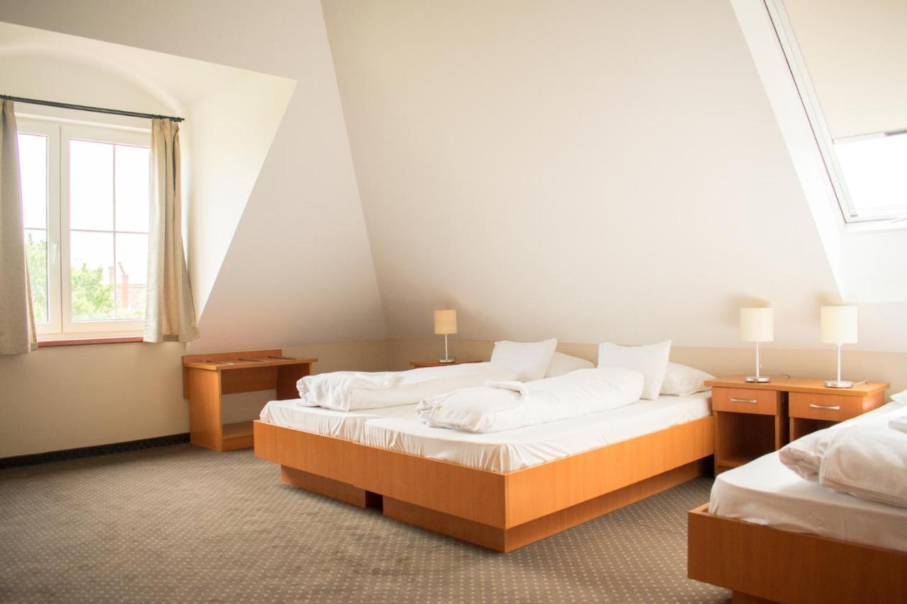 P4W Hotel Residence Szombathely Bagian luar foto